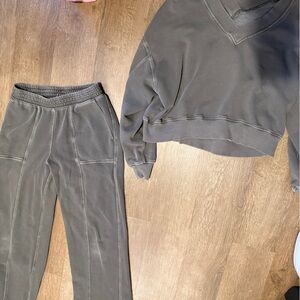 Green aerie Women's sweatshirt and sweat Pants